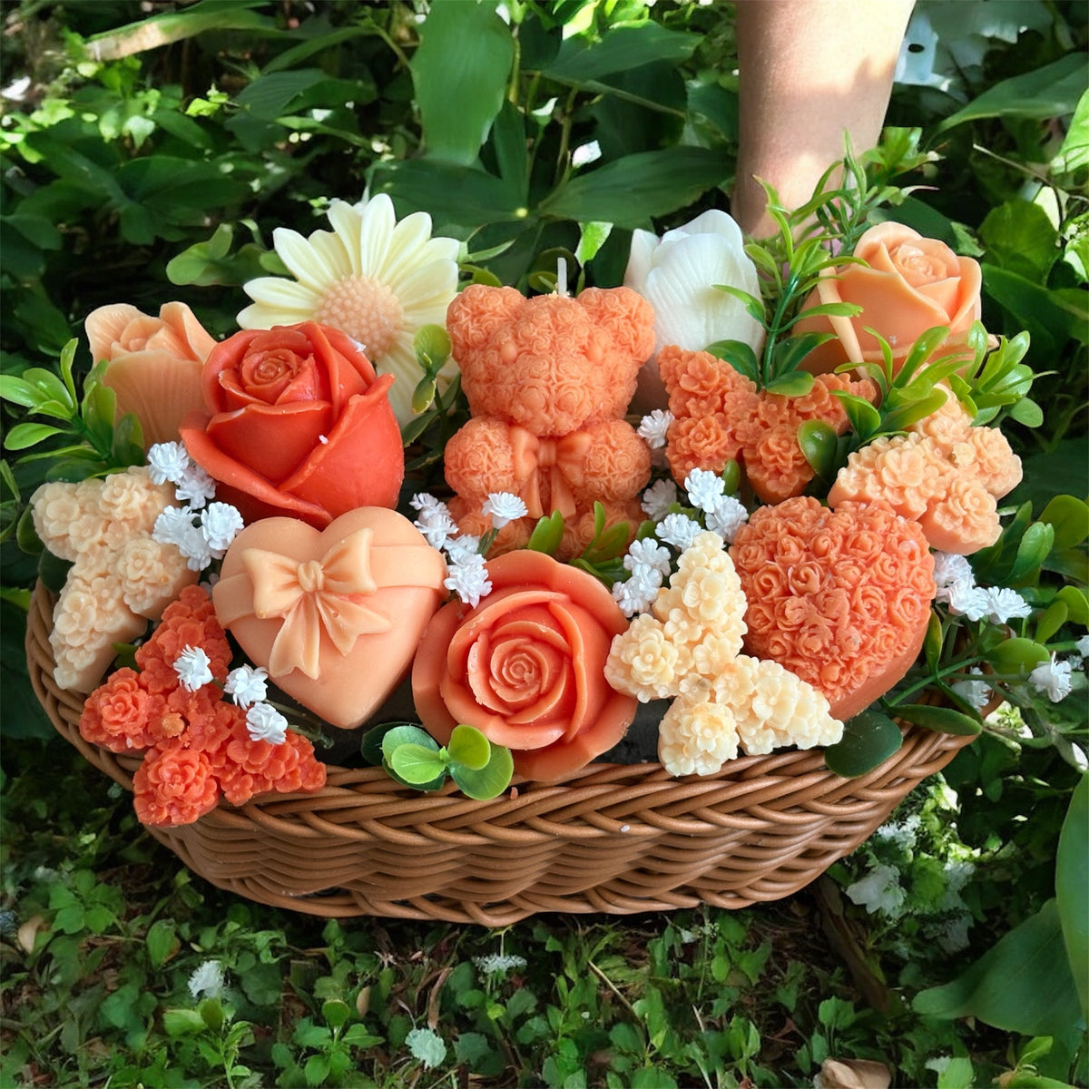 Bouquet Soy Wax Candles/Wax Melts In willow basket