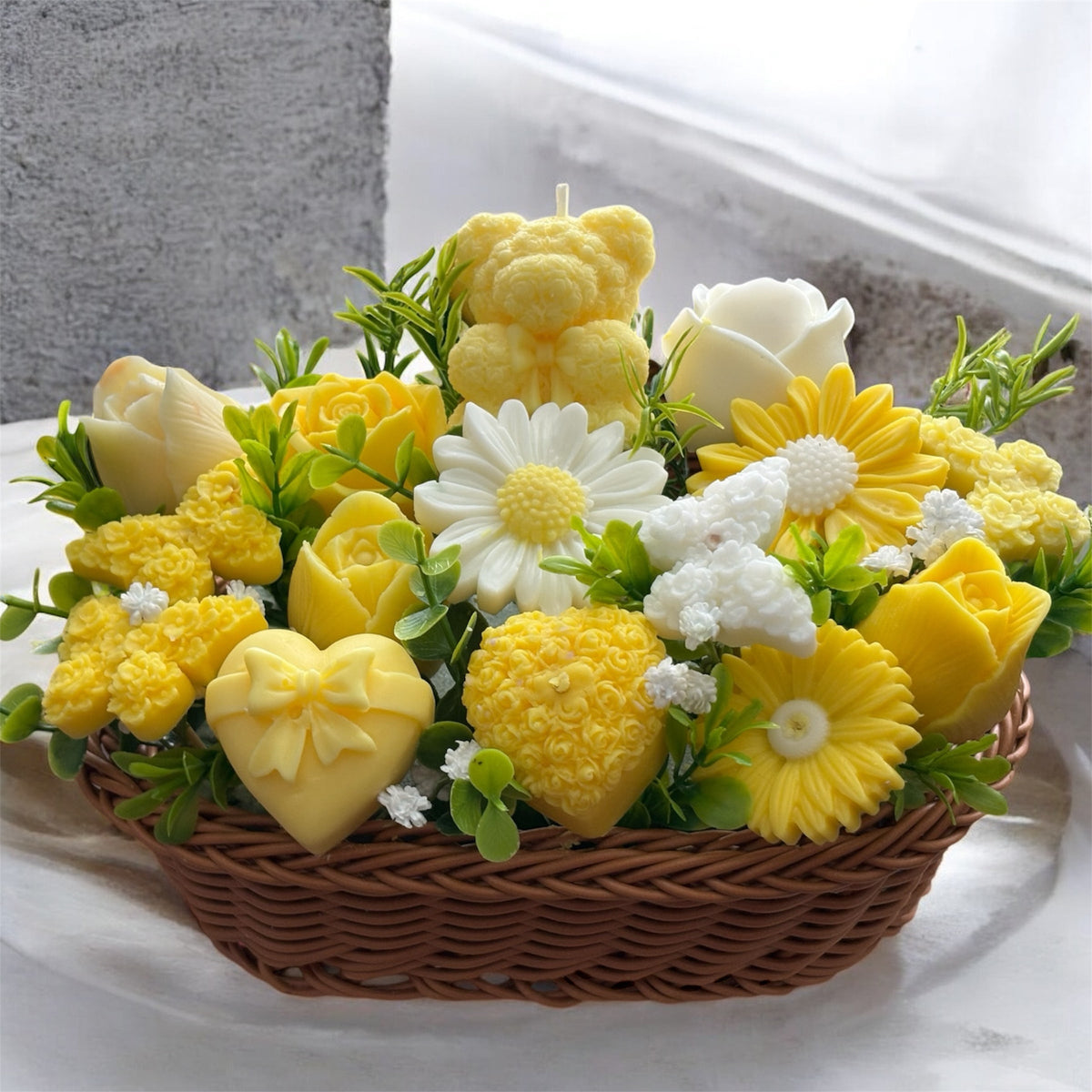 Bouquet Soy Wax Candles/Wax Melts In willow basket